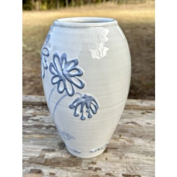 Studio Art Pottery Vase Raised Blue Flowers Cream Glaze Abstract Signed 8.75 in - Picture 4 of 16